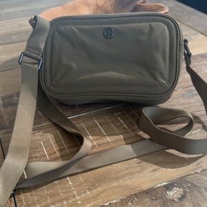 lululemon athletica Olive Belt Bag
